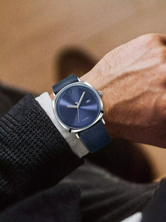 TOMI T-044 Men's Watch side view
