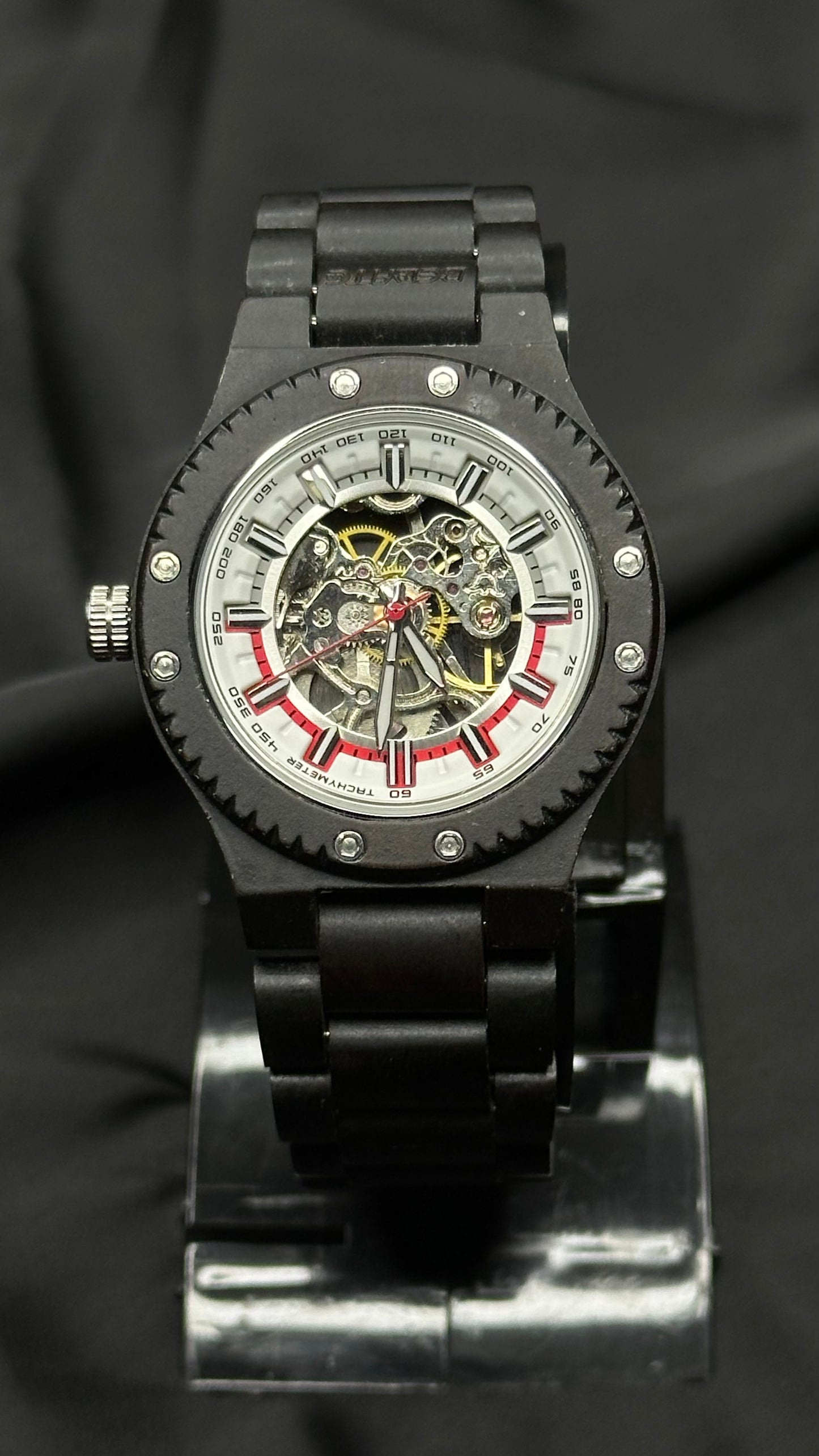 BEDATE WOODEN WATCH