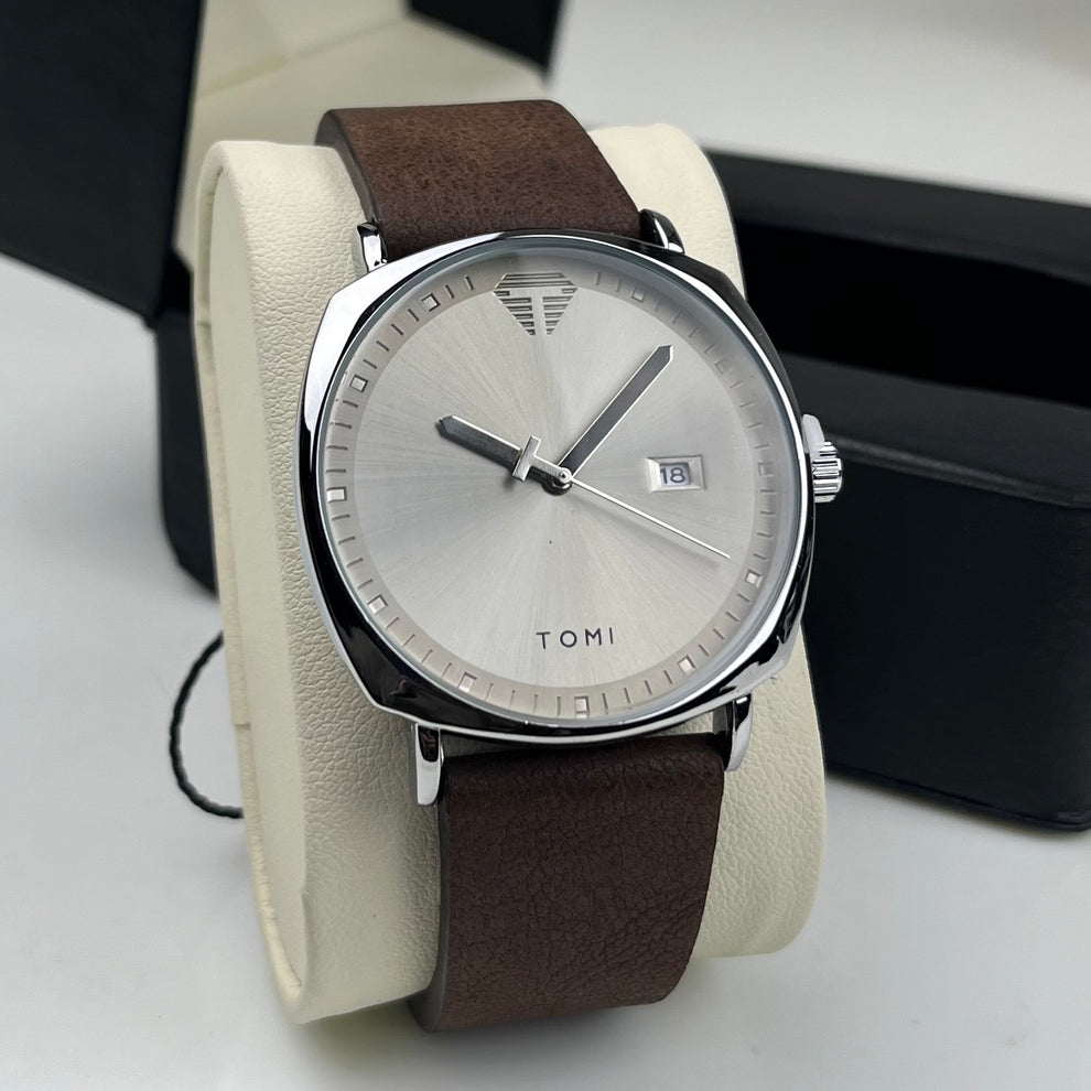 TOMI T-044 Brown Silver variant