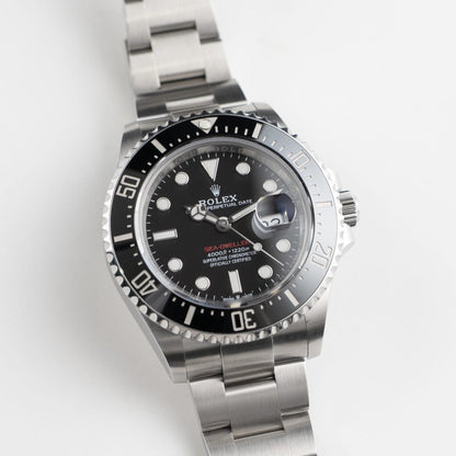 Rolex Sea-Dweller 126600 detail 1