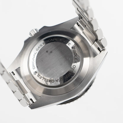 Rolex Sea-Dweller 126600 detail 8