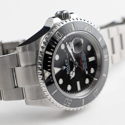 Rolex Sea-Dweller 126600 detail 3