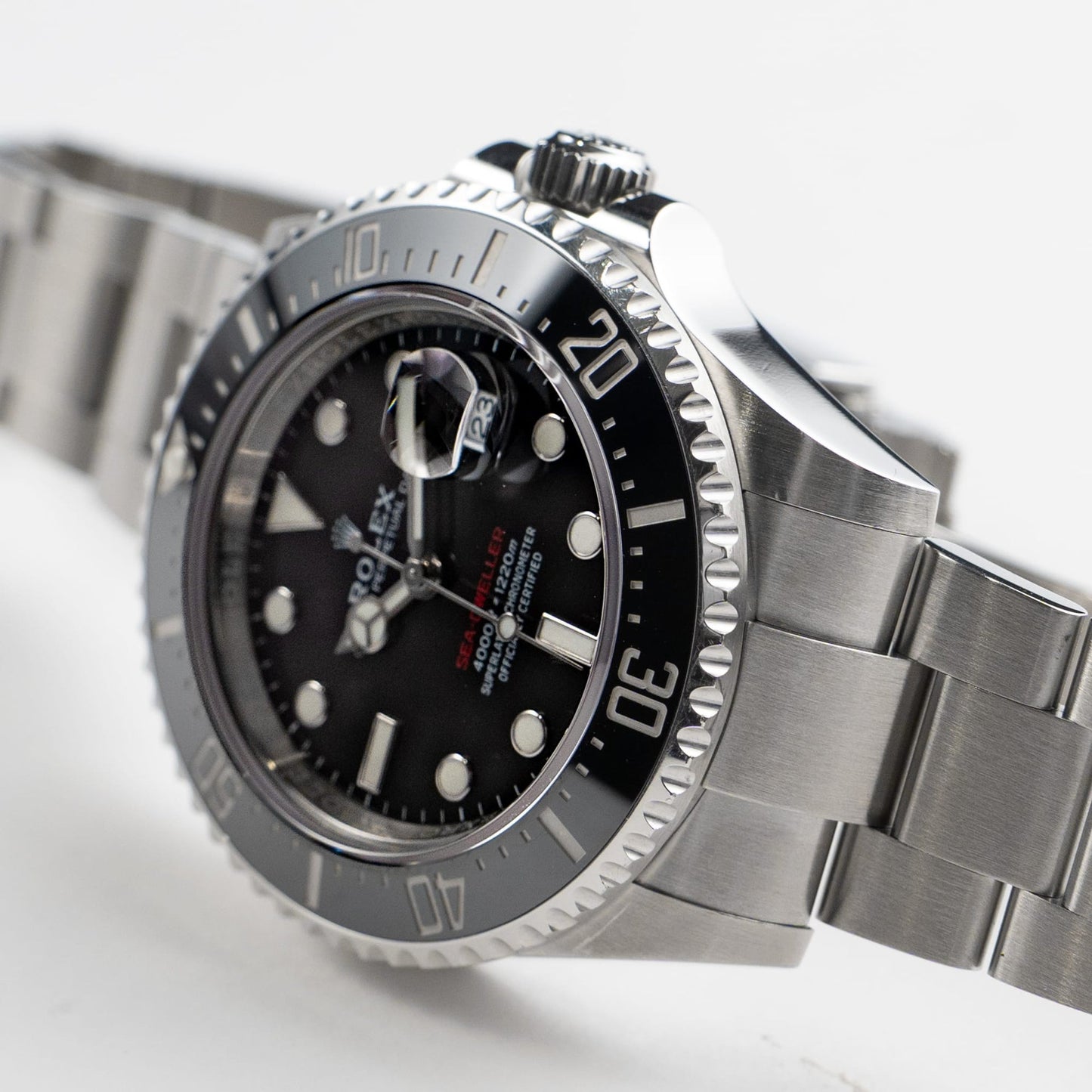 Rolex Sea-Dweller 126600 detail 2