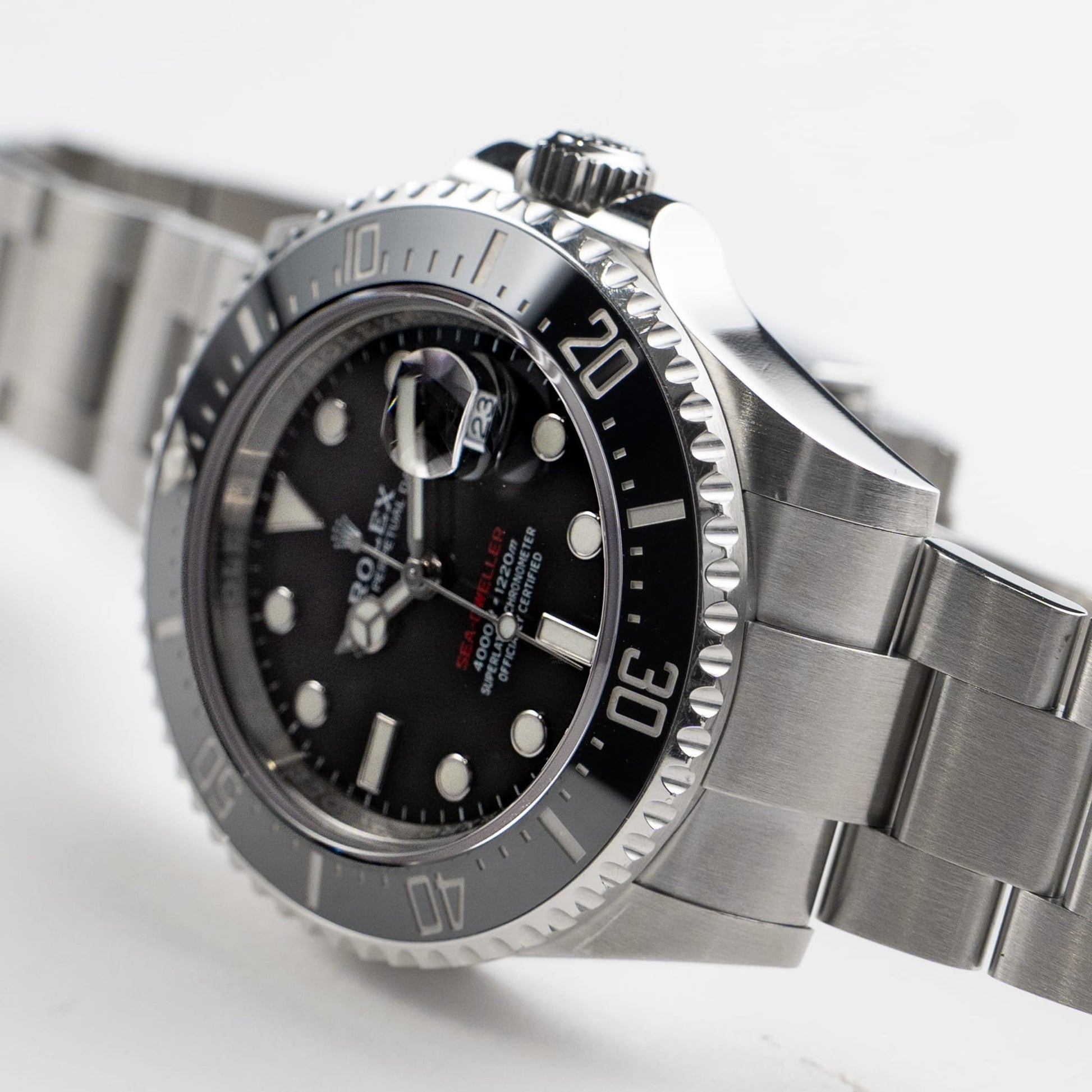 Rolex Sea-Dweller 126600 detail 2