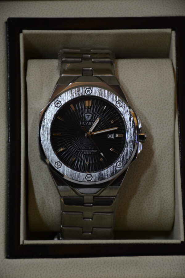 Silver Body Black dial circular design