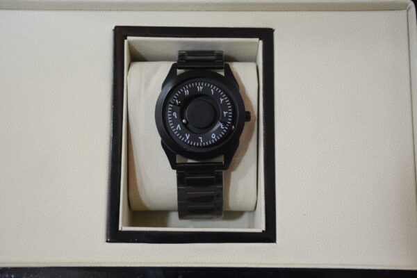 black body arabic font unique dial