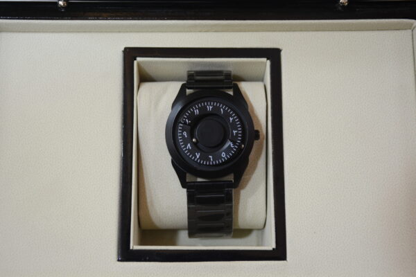 black body arabic font unique dial