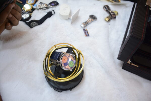 world dial black strip silver circle body watch - Unique