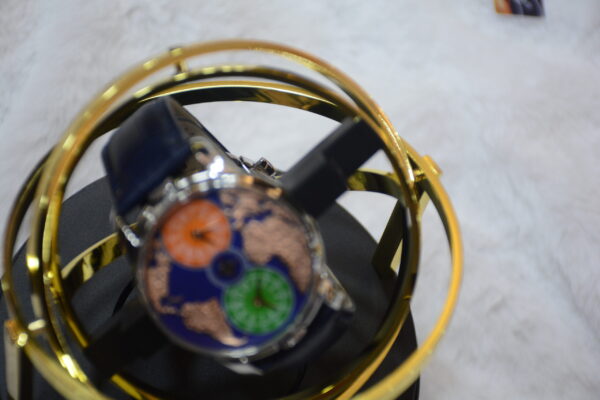 world dial black strip silver circle body watch - Unique