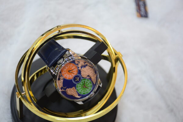 world dial black strip silver circle body watch - Unique