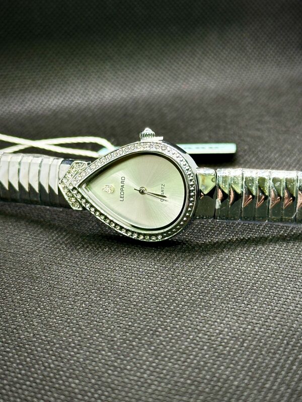 Leopard Women’s Luxury Teardrop Crystal Watch – Silver Serenity Edition