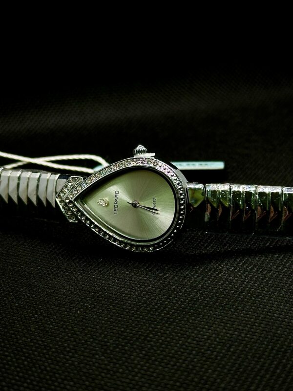 Leopard Women’s Luxury Teardrop Crystal Watch – Silver Serenity Edition